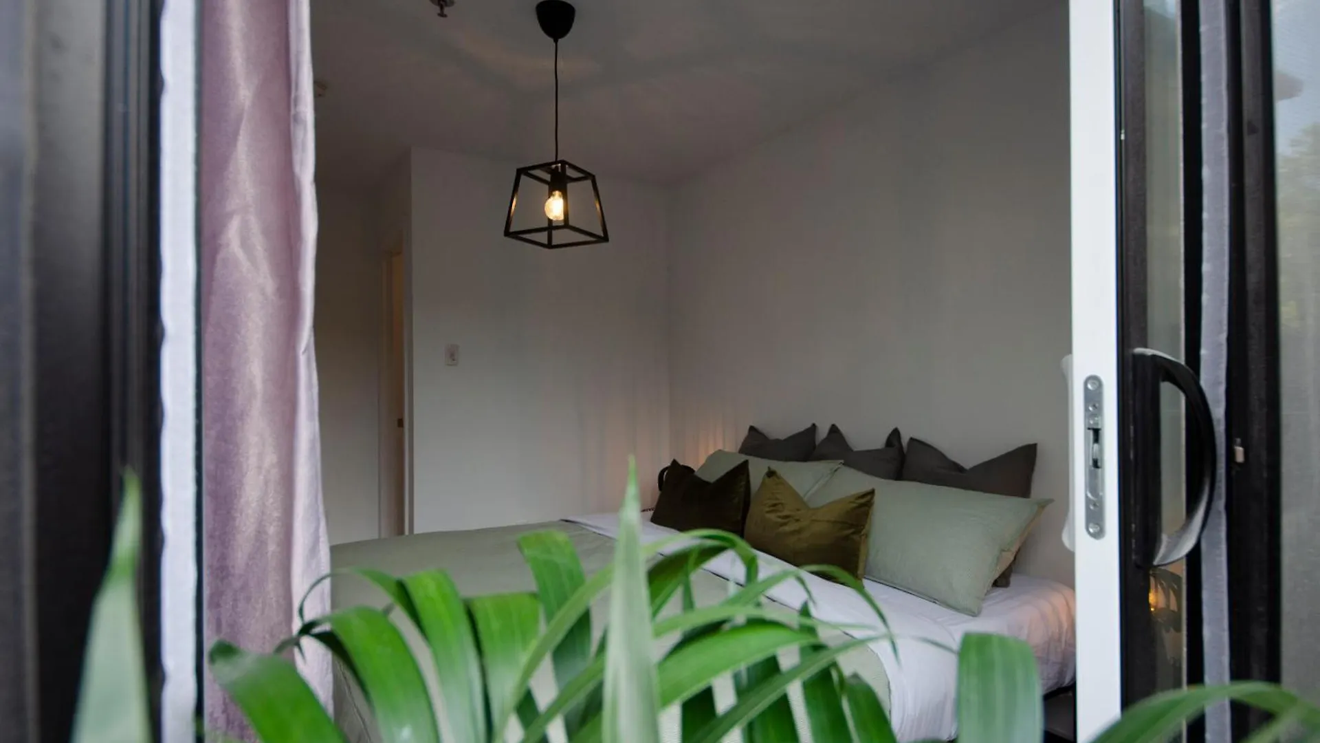 Mila Suites Montreal 0*,  Canada